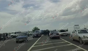 Արմավիրի մարզում գյուղացիները փակել էին Երևան–Արմավիր ավտոճանապարհը․ պատճառը՝ լոլիկի արտահանման խնդիրներն են