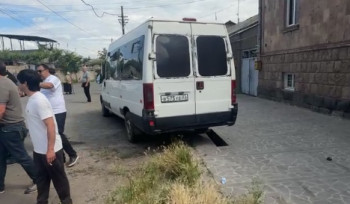 Սադրիչն ավտոմեքենայով մխրճվել է  ԲՀԿ և «Մայր Հայաստան» կուսակցության անդամների բազմության մեջ․ կան վիրավորներ (տեսանյութ)