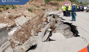 Քաջարան քաղաքում փլուզվել է Ողջի գետի հարակից պատնեշը․ ավտոճանապարհը միակողմանի փակ է