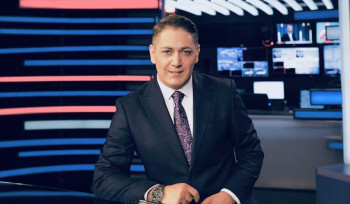 Անհաջող հումոր է, պարոն Իոաննիսյան, բայց խորհուրդ ենք տալիս զբաղվել բացառապես ձեր մասնագիտական ոլորտին առնչվող հարցերով և հեգնելուց ուշադիր ու փոքր-ինչ զուսպ լինել․ քաղաքապետի խոսնակ