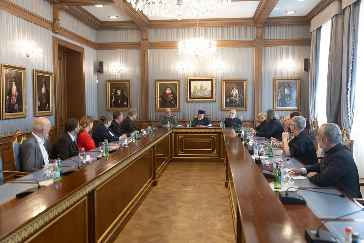 Գարեգին Բ-ն ընդունել է Գերմանիայի եպիսկոպոսաց համաժողովի Բարեգործական հարցերի հանձնաժողովի և «Կարիտաս Գերմանիա» կազմակերպության պատվիրակությանը