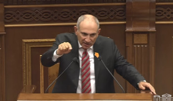 Խմբակցությունը, որ եկավ խորհրդարան, այս նույն դրոշները դնելո՞ւ է սեղաններին, այդտեղից սկսվելու է անվտանգային սպառնալիքները. Փաշինյան
