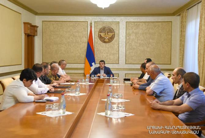 Արցախի նախագահը խորհրդակցություն է անցկացրել ռազմաքաղաքական իրավիճակի և հումանիտար հիմնախնդիրների լուծման հարցերով