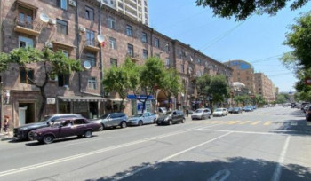 Երևանի Ամիրյան փողոցն անվանակոչվել է Պապ թագավորի անունով