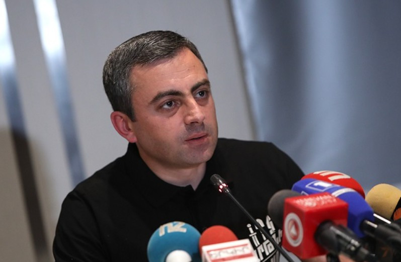 Առգրավեցին տան զարդերը, որոշ կանխիկ գումար, ծիծաղելի հոդվածներով են եկել․ Իշխան Սաղաթելյանը՝ իր տան խուզարկության  մասին