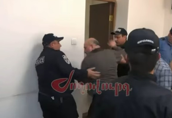 Վարդան Ղուկասյանը դատական նիստի ընթացքում միջամտել է պաշտոնատար անձի օրինական ծառայողական գործունեությանը․ ՔԿ