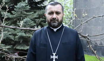Տեր Գարեգին քահանա Արսենյանը կկարողանա  այցելել Մուղնիի եկեղեցի, պատարագ մատուցել, բայց հոգևորականների հետ շփվել չի կարելի
