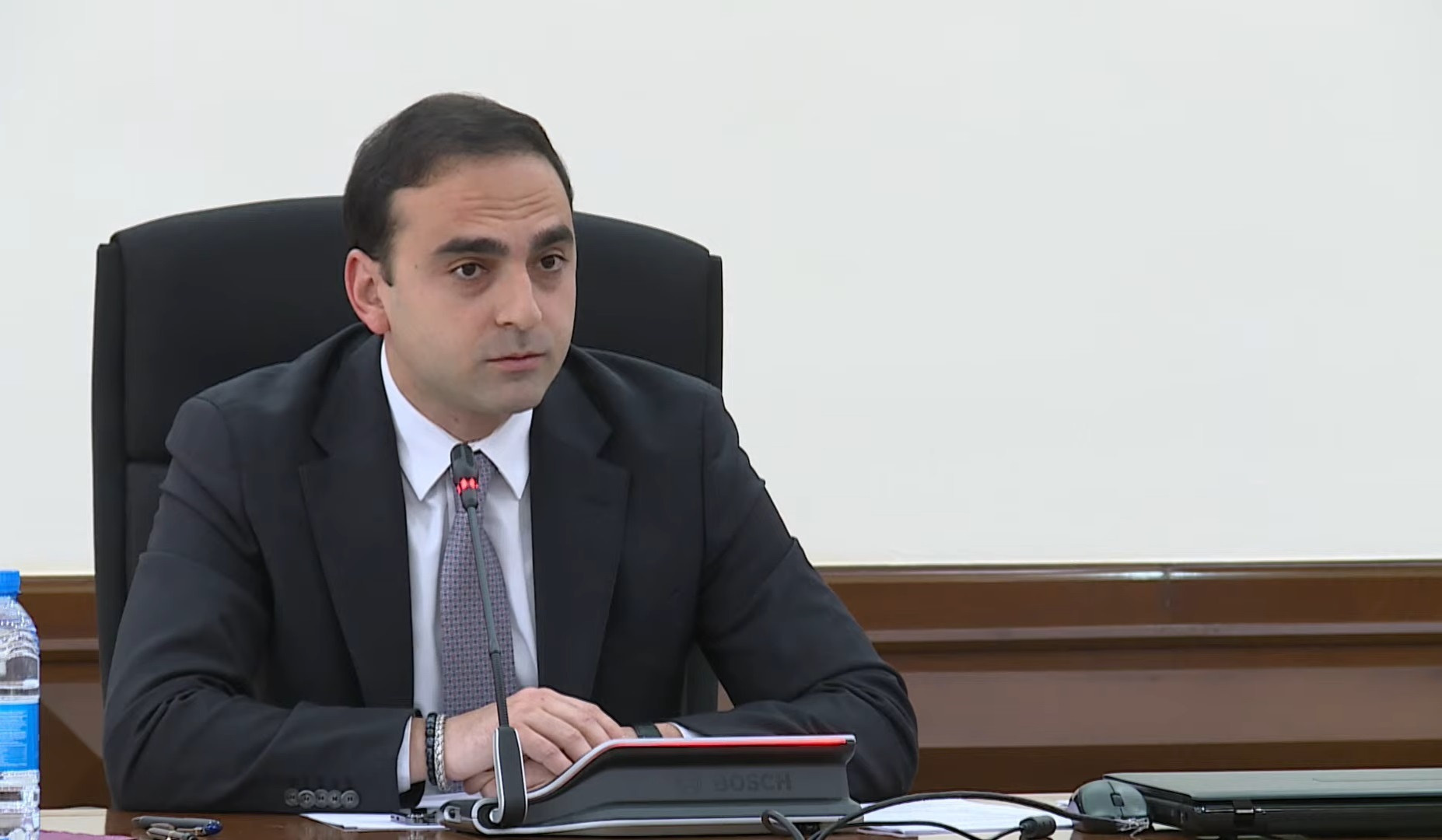 Քաղաքի մուտքերի մոտ ունենալու ենք ավտոկայանատեղիներ, մարդիկ թողնելու են իրենց մեքենաներն ու գնան հանրային տրանսպորտով. Ավինյան