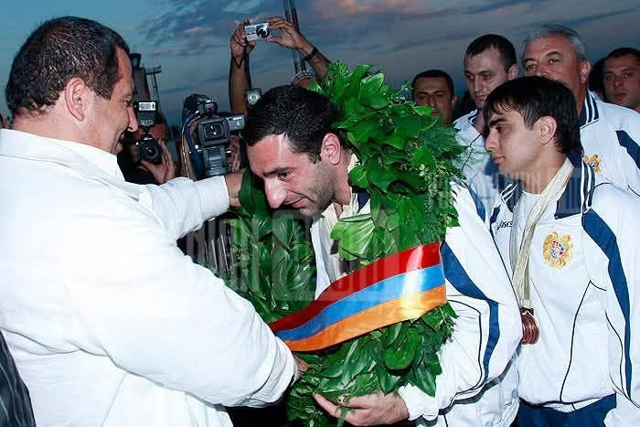 Այն, ինչ արել եք մեզ համար, ուրանալ չի լինի․ Արա Խաչատրյանը՝ Ծառուկյանին