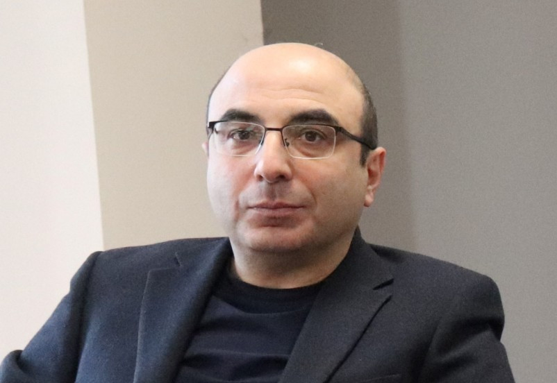 Մարդիկ և հասարակությունը սկսում են զանգվածաբար մտնել տոտալիտարիզմի հոգեբանական գրավչության թակարդը․ Վահե Հովհաննիսյան