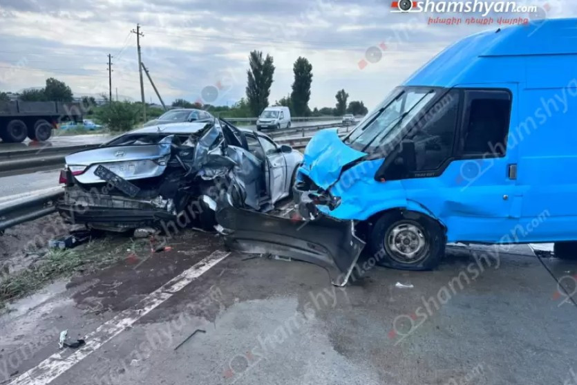 Արարատի մարզում՝ Երևան-Երասխ ավտոճանապարհին, բшխվել են «Ford Tranist»-ը և «Hyunadi Sonata»-ն․ կա զnh
