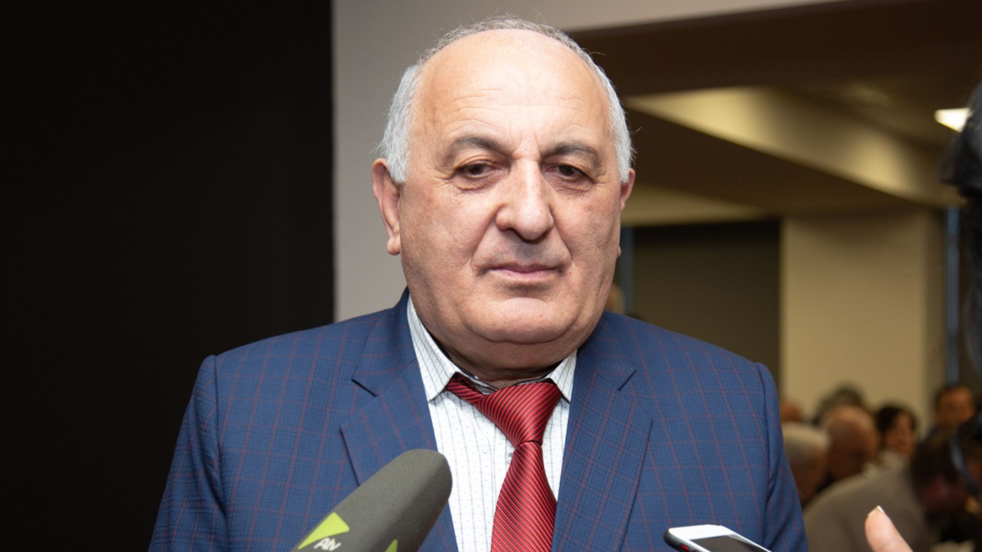 Խուզարկել են «Սյունյաց երկիր» թերթի խմբագիր Սամվել Ալեքսանյանի բնակարանը