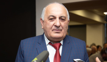 Խուզարկել են «Սյունյաց երկիր» թերթի խմբագիր Սամվել Ալեքսանյանի բնակարանը
