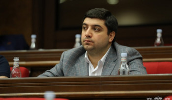 Վաղարշակ Հակոբյանը մանդատից հրաժարվում է. տեղափոխում է մասնավոր ոլորտ