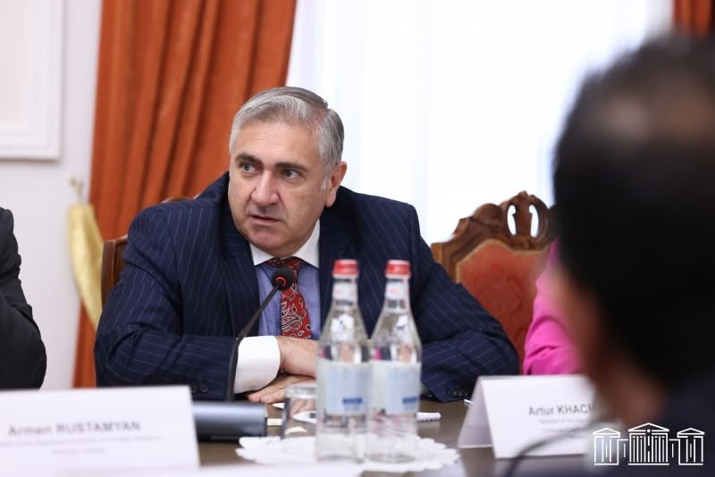 Ադրբեջանում լայնածավալ զորավարժություններ են, Հայաստանում գլխ․ շտաբի պետը զեկուցում է N զորամասում նոր ճաշարան բացելու վերաբերյալ․ Արթուր Խաչատրյան