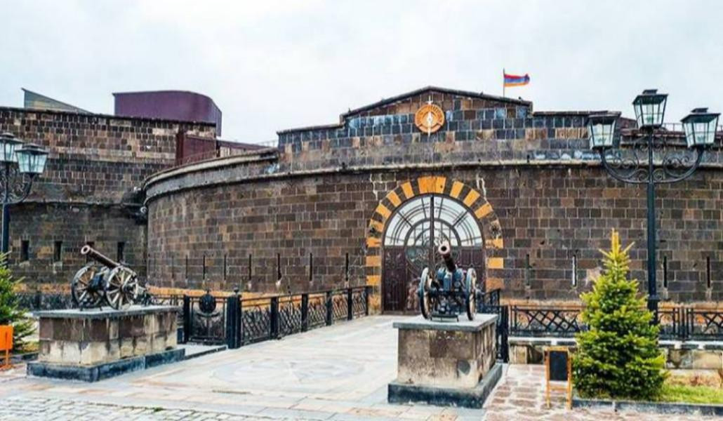 Գյումրու «Սև Բերդ» ամրոցի տարածքում 12-ամյա պատանի է մահացել․ «Առավոտ»