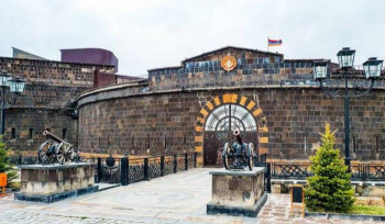 Գյումրու «Սև Բերդ» ամրոցի տարածքում 12-ամյա պատանի է մահացել․ «Առավոտ»