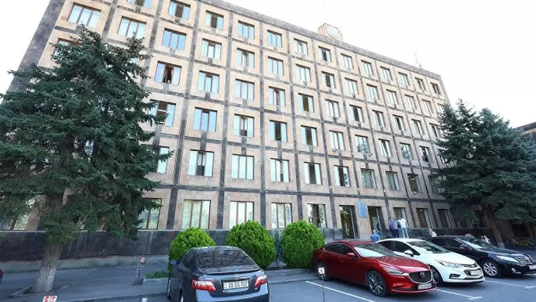 Երևանում 5 ամսական երեխան մանկասայլակից ընկել է ճանապարհի անբարեկարգ լինելու պատճառով