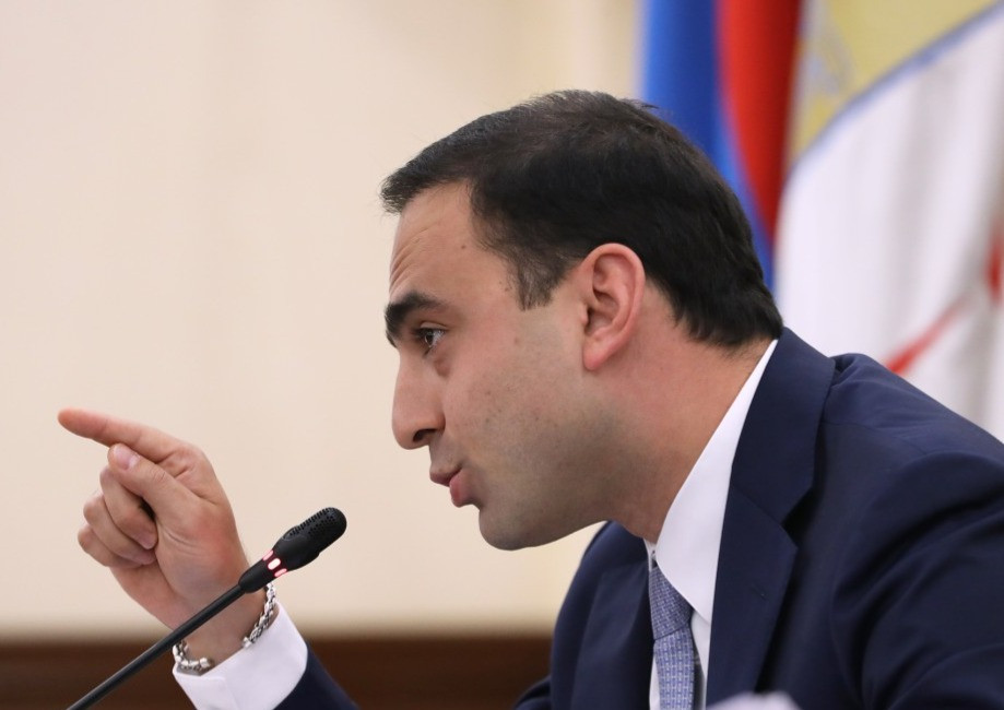 Շինարարական բոլոր աշխատանքները՝ թե՛ ենթակառուցվածքային, թե՛ շենքերի կառուցման, պետք է անշեղորեն համապատասխանեն Երևանի ավագանու կողմից սահմանված նոր կանոններին. Ավինյան