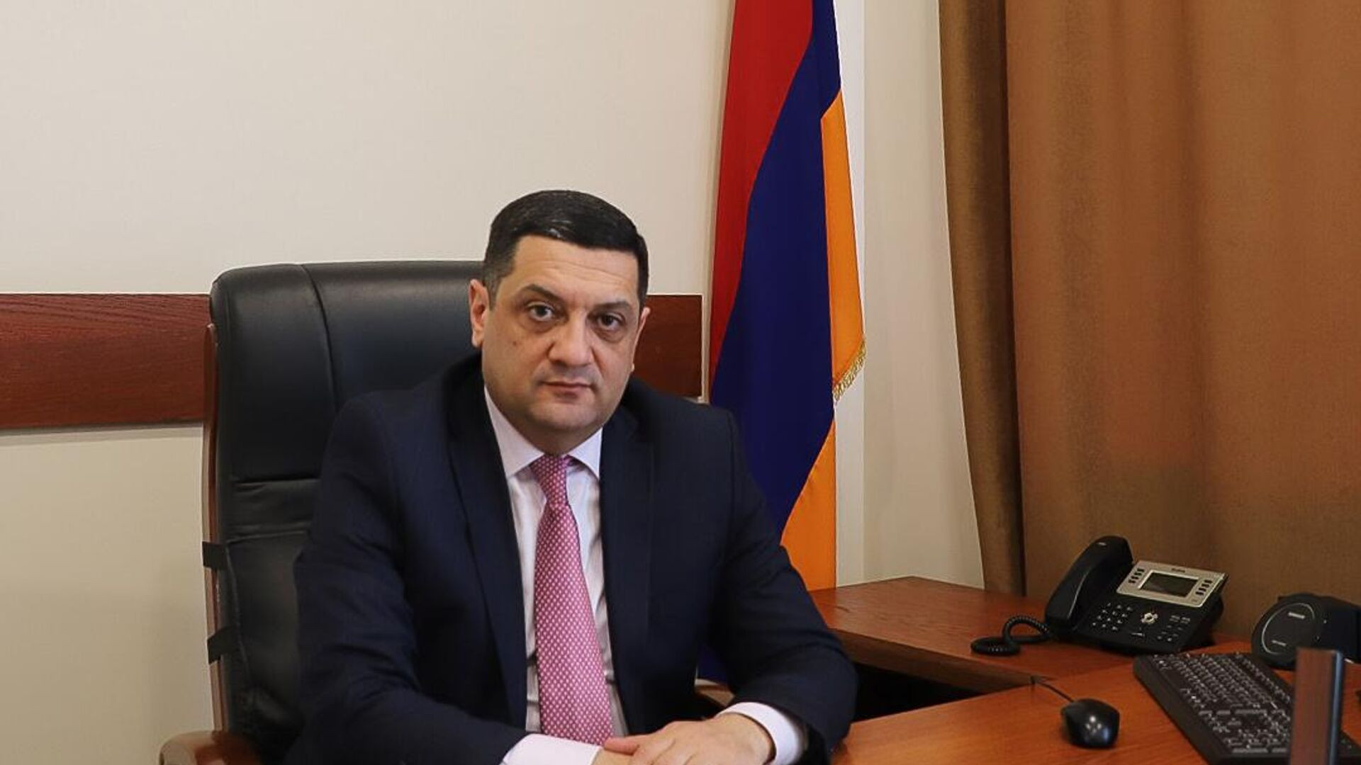 Դատավոր Մակյանի դստեր նշանադրության հյուրերը 13 500 դոլար են տվել, 23 մլն դրամ էլ ԲԴԽ-ից աշխատավարձն է, գույքեր ունի Շորժայում ու Կարբիում