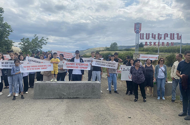 Ադրբեջանի ՊՆ-ն անդրադարձել է արցախցիների կողմից Ակնա-Ասկերան ճանապարհին բետոնե արգելապատնեշներ տեղադրելուն